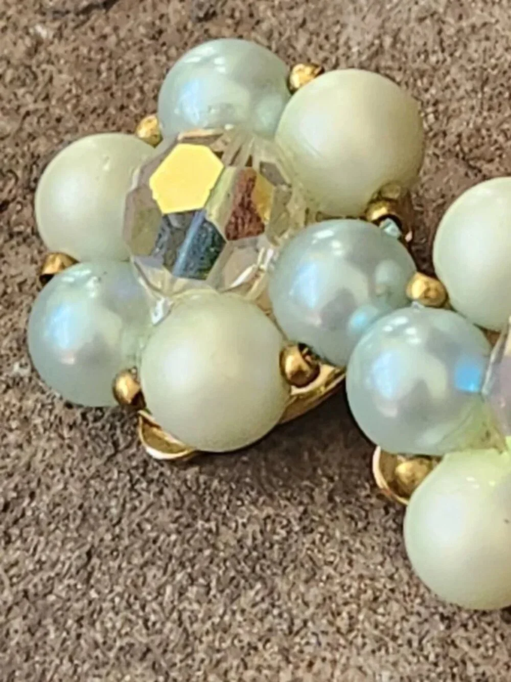 Vtg 1950-60s Lisner Faux Pearl Cluster Aurora Borealis Crystal Clip On Earrings - Picture 13 of 14